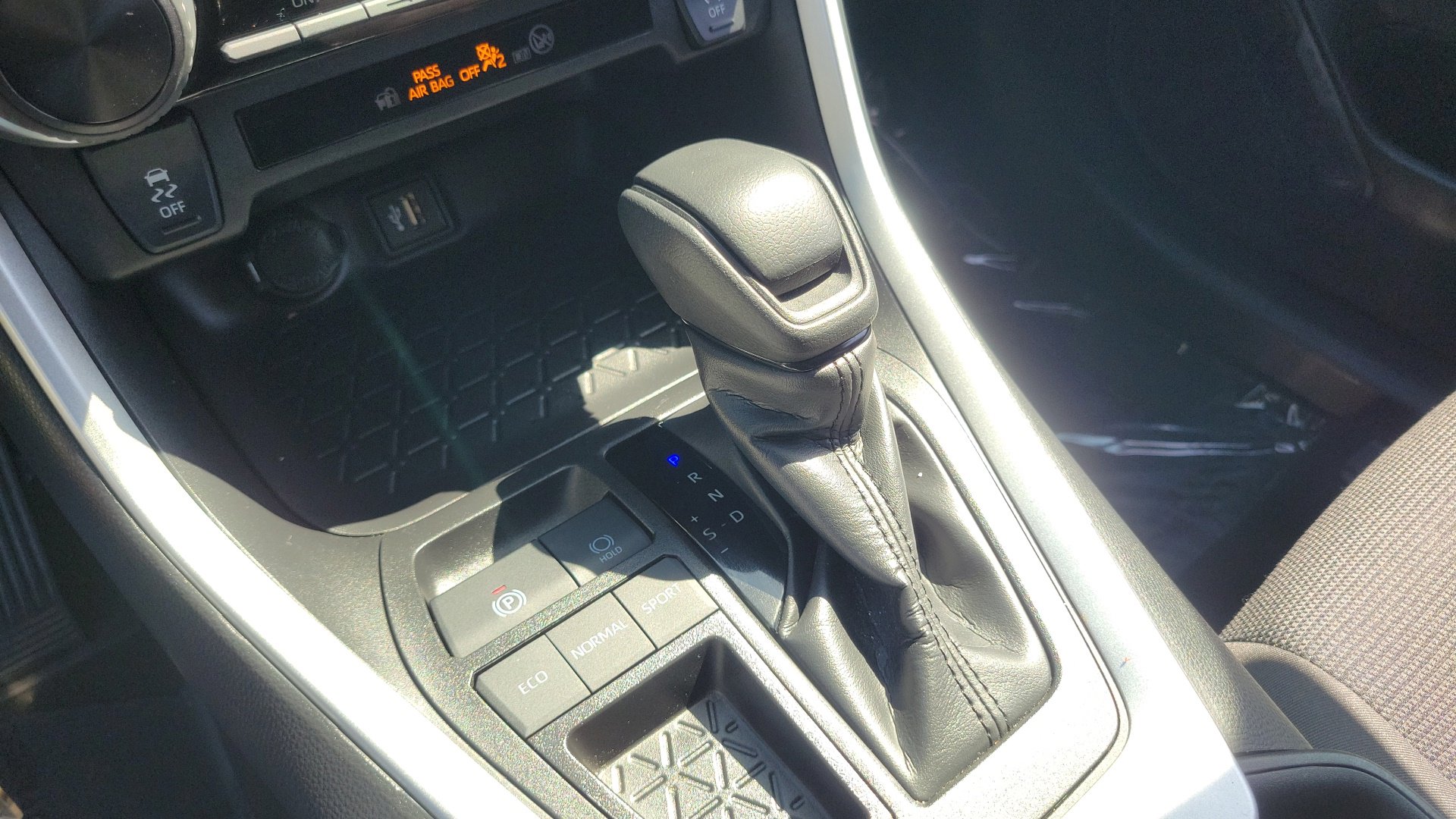 Used 2024 White Toyota LE image 29