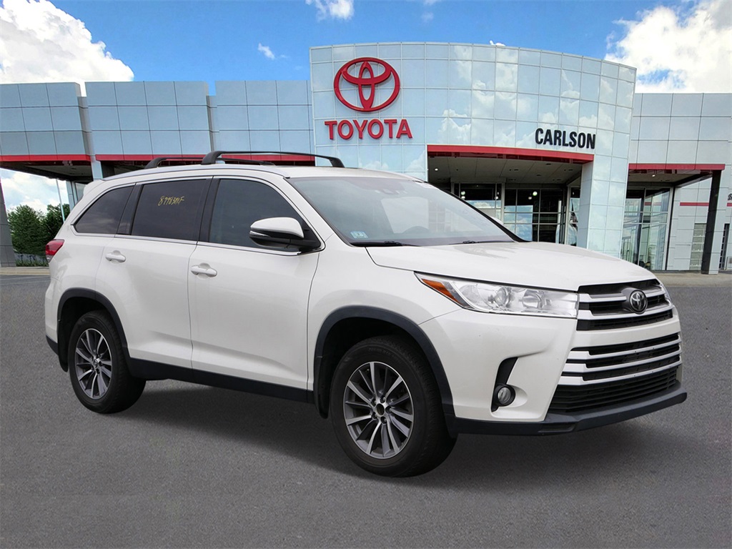 Certified 2019 Toyota Highlander XLE with VIN 5TDJZRFH4KS586925 for sale in Minneapolis, Minnesota