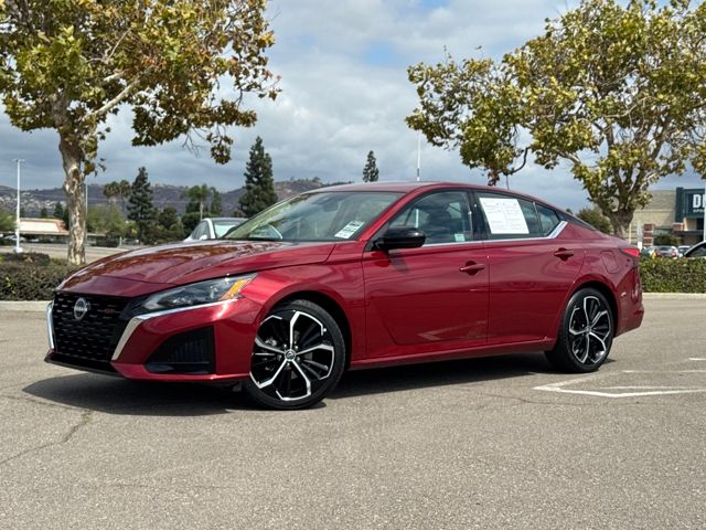 2024 Nissan Altima 2.5 SR photo 2