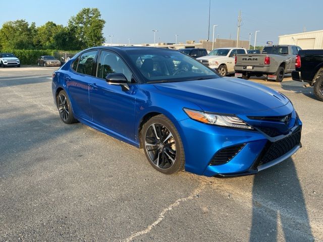 2018 Toyota Camry XLE photo 3