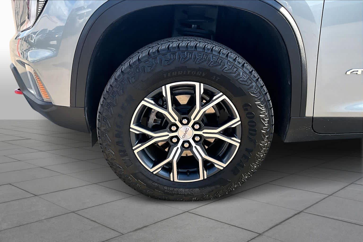2024 Gmc Acadia AT4 photo 4