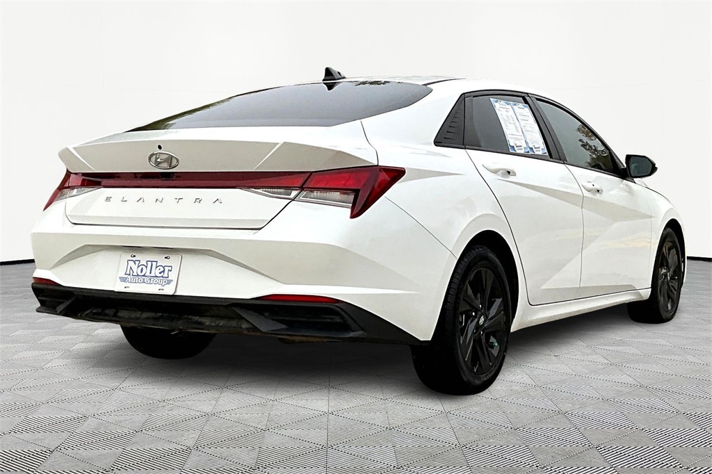 Used 2023 Hyundai Elantra SEL with VIN 5NPLM4AG5PH088433 for sale in Kansas City