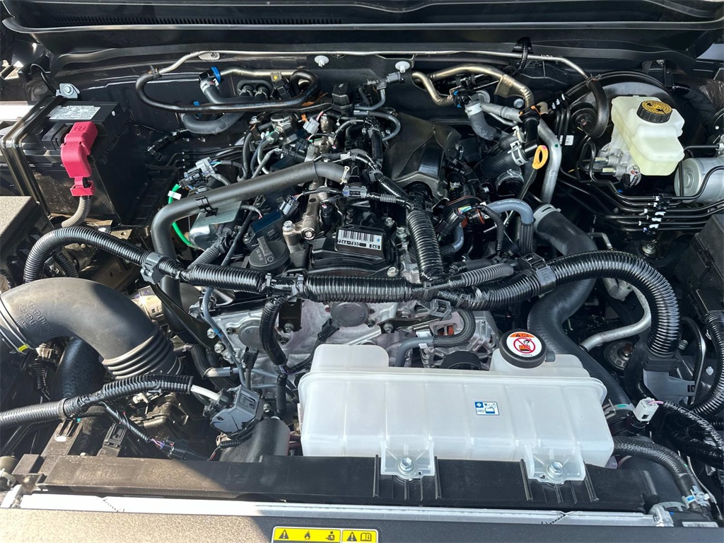 2025 Toyota Tacoma SR5 photo 12