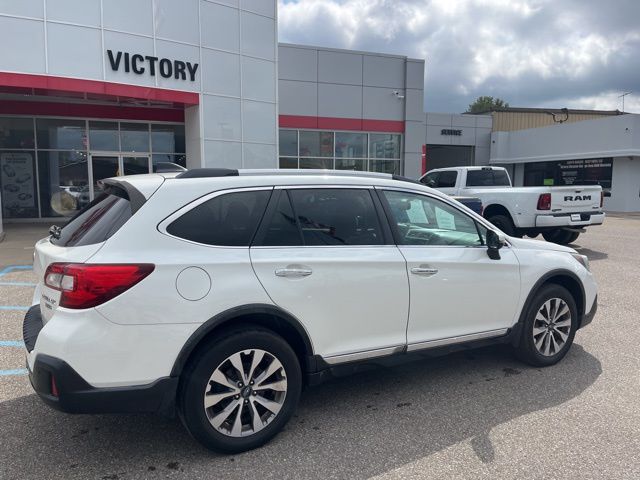 2019 Subaru Outback 3.6R Touring photo 4