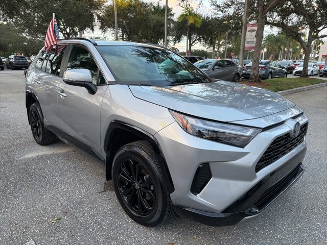 2024 Toyota RAV4 SE photo 3
