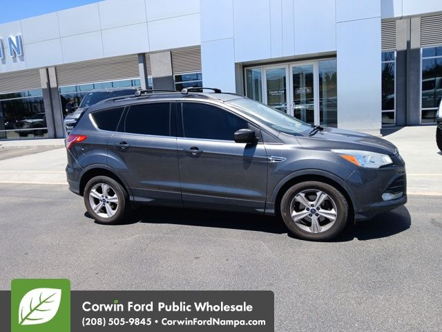 2015 Ford Escape SE photo 2