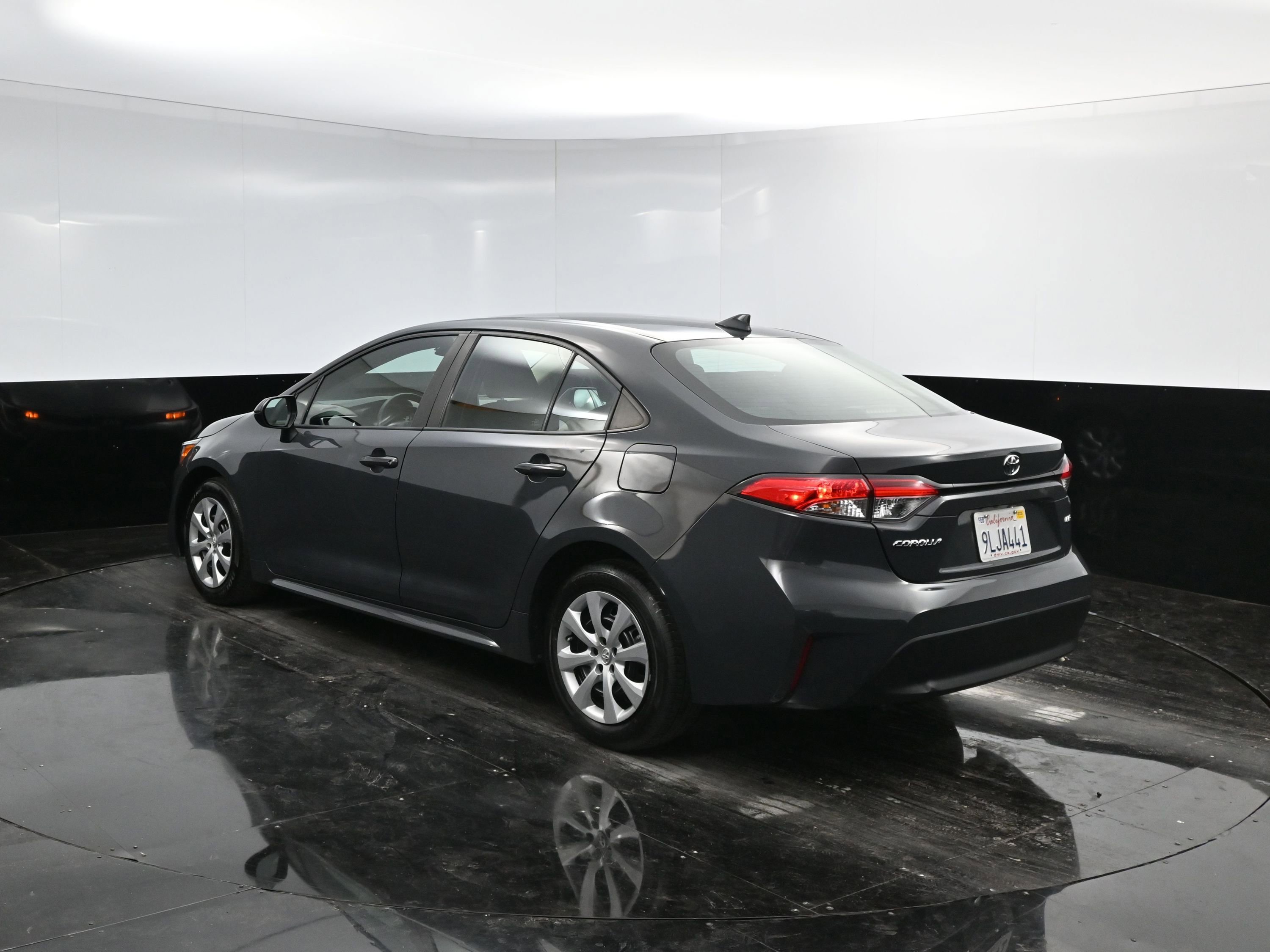 2023 Toyota Corolla LE photo 4