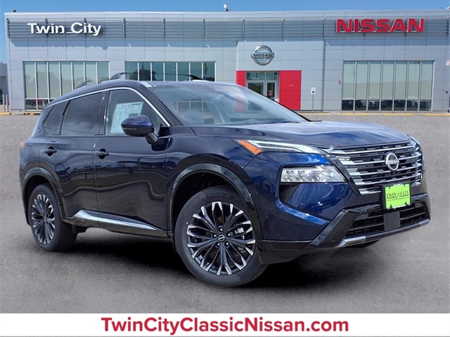 2026 Nissan Rogue Platinum's photo