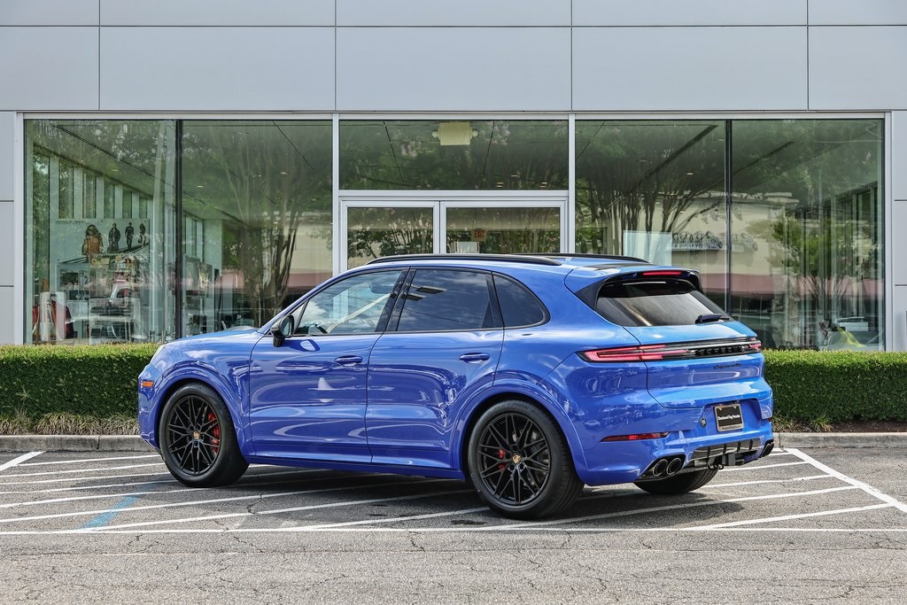 2025 Porsche Cayenne GTS photo 3