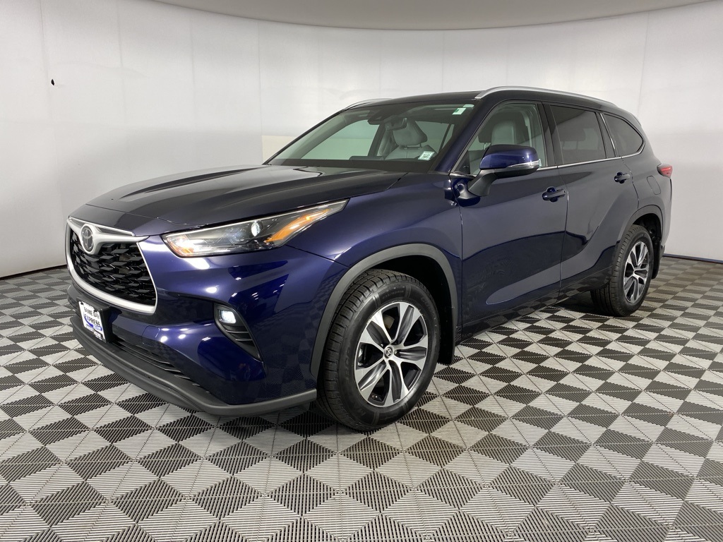 2022 Toyota Highlander XLE photo 4