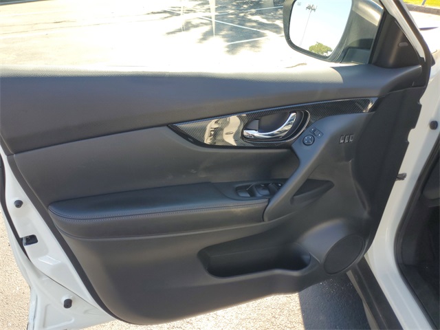 2019 Nissan Rogue SL photo 17