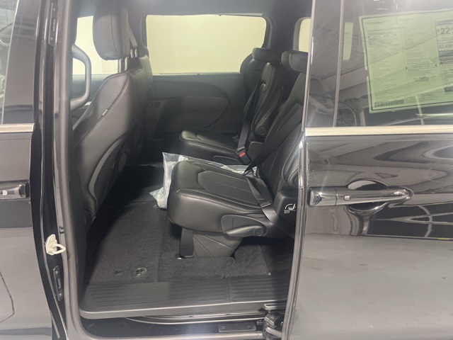 2025 Chrysler Voyager LX photo 24