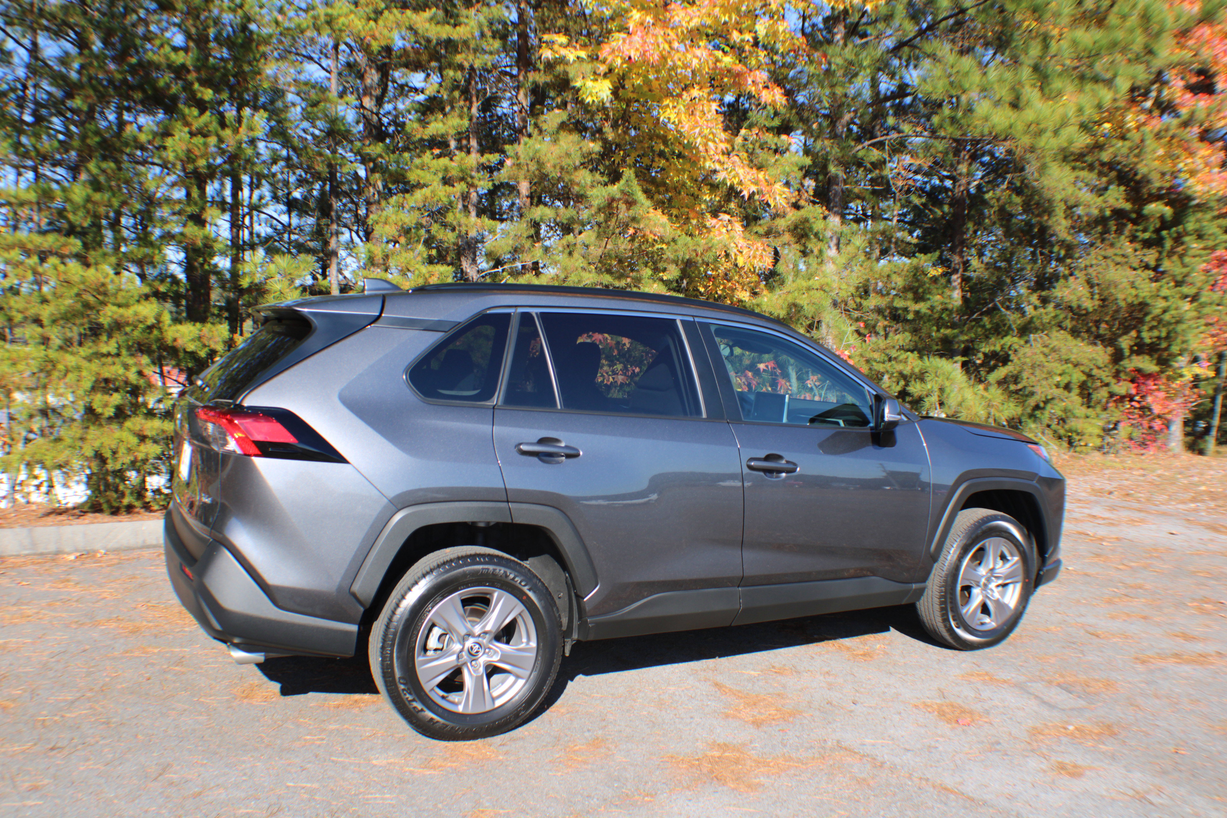 Used 2024 Toyota RAV4 XLE with VIN 2T3W1RFV5RC300402 for sale in Northfield, Minnesota