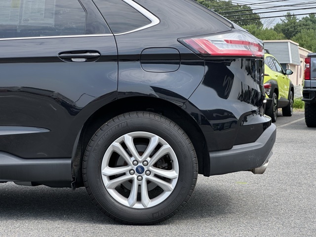 2019 Ford Edge SEL photo 17