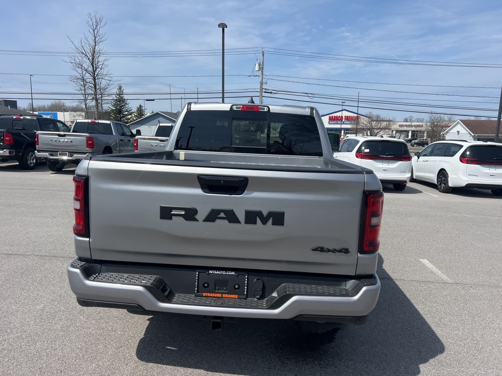2025 Ram 1500 Tradesman photo 4