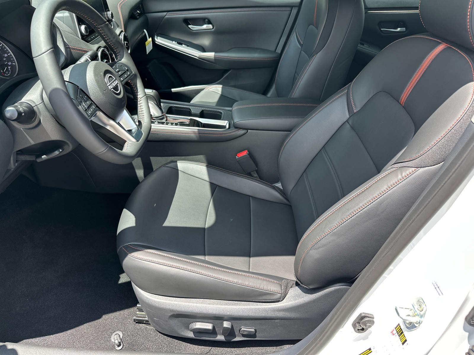 2025 Nissan Sentra SR photo 8