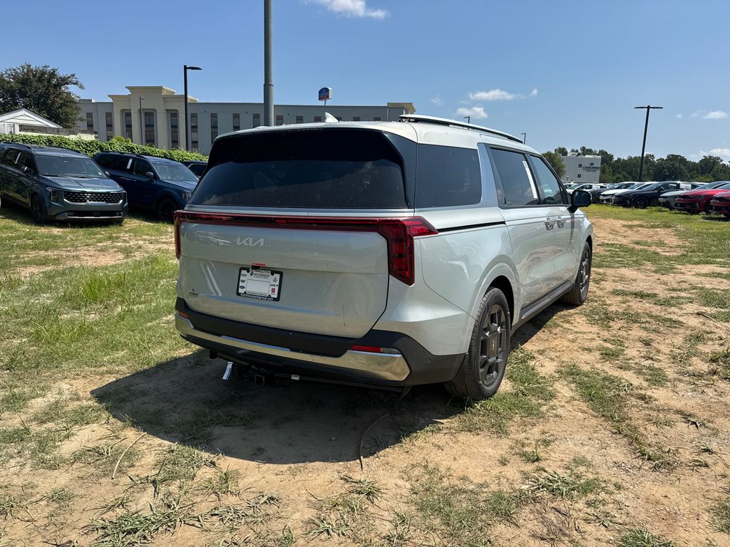 2025 Kia Carnival SX photo 2