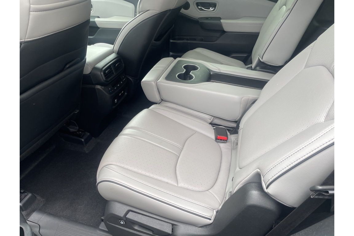 2023 Honda Pilot Elite photo 4