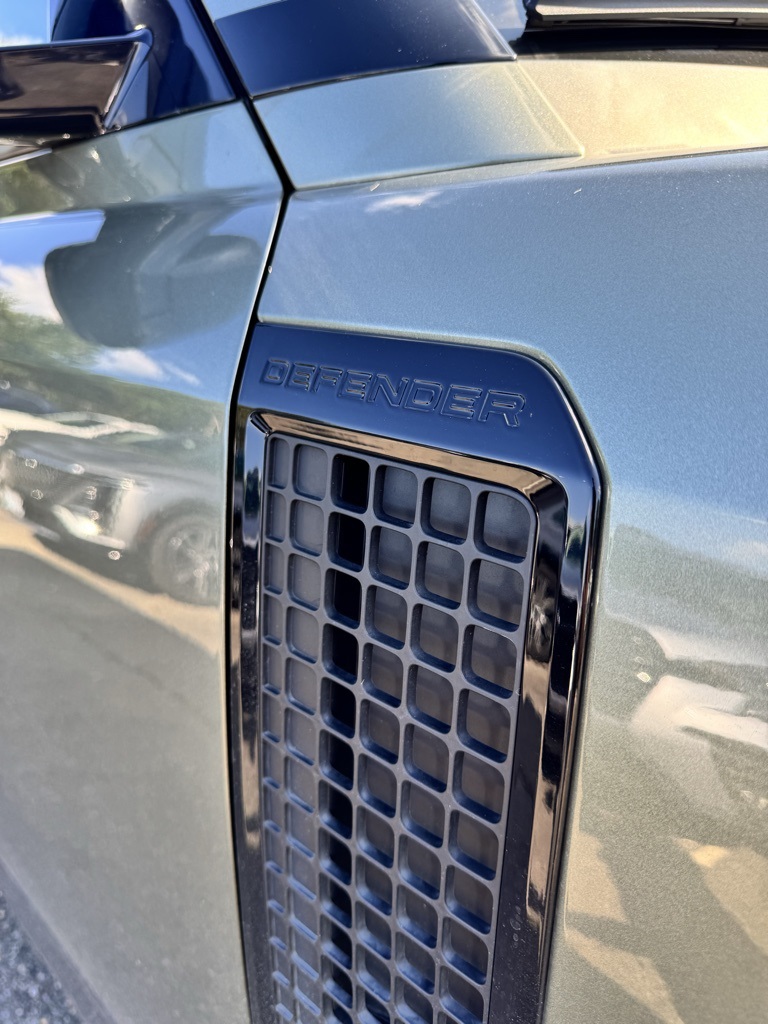 2021 Land Rover Defender 110 S photo 7
