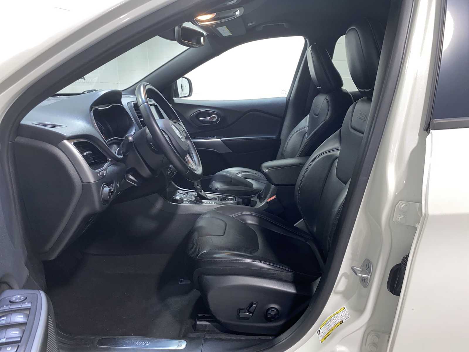 Used 2019 Jeep Cherokee High Altitude with VIN 1C4PJMDX6KD335060 for sale in Verona, NJ