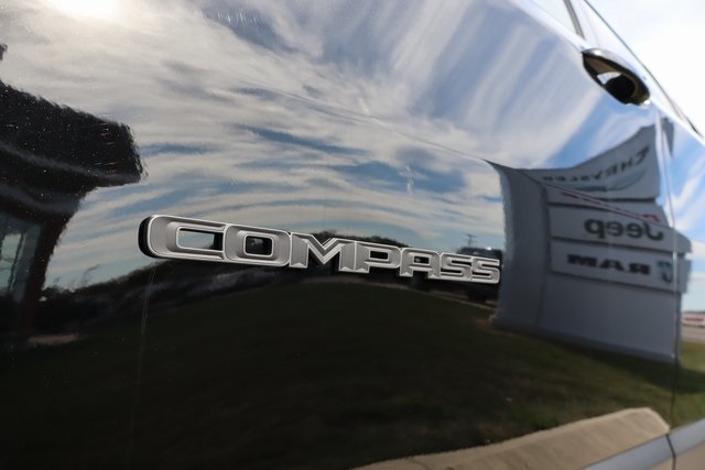 2025 Jeep Compass Altitude photo 4
