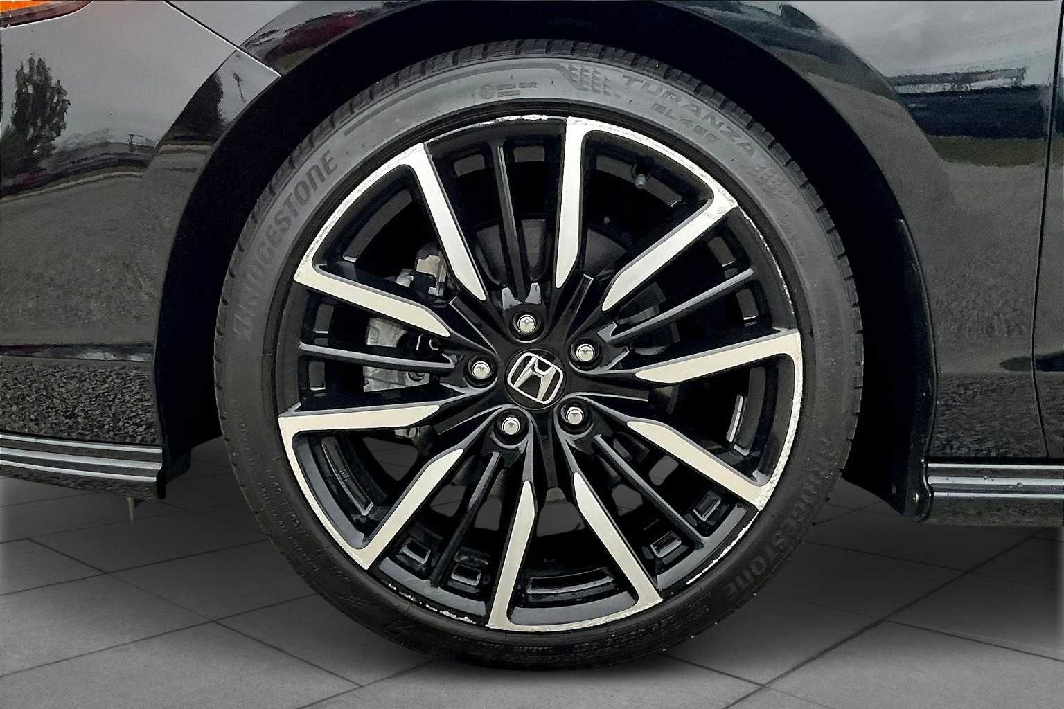 2023 Honda Accord Hybrid Touring photo 9