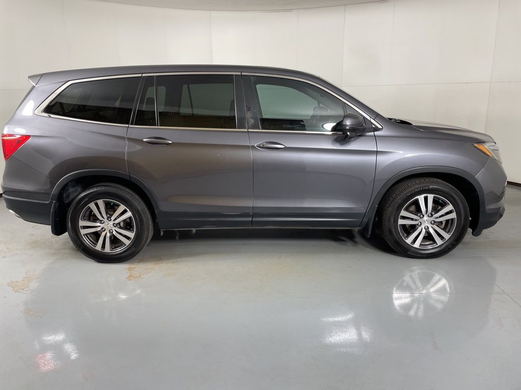 2017 Honda Pilot EX-L photo 10