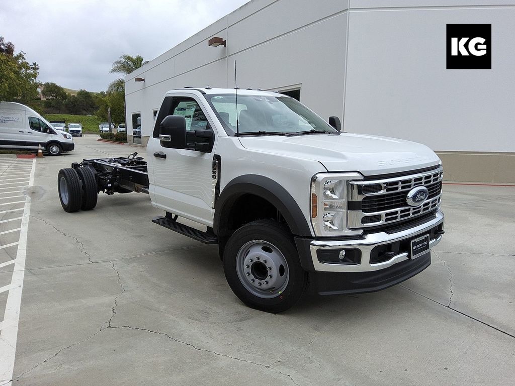 2025 Ford F-550 Super Duty Chassis Cab