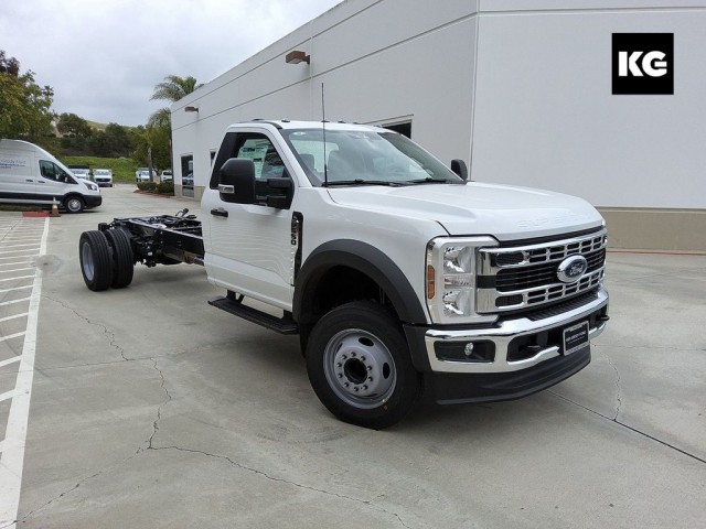 2025 Ford F-550 Super Duty Chassis Cab XL's photo