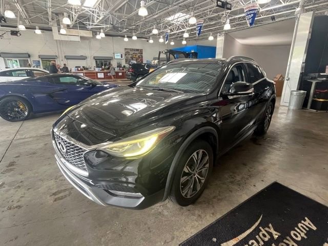 2017 INFINITI QX30