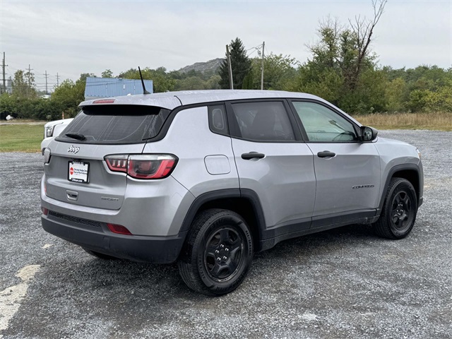 2018 Jeep Compass Sport photo 4