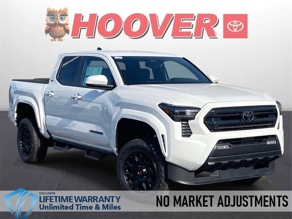 2025 Toyota Tacoma SR5's photo