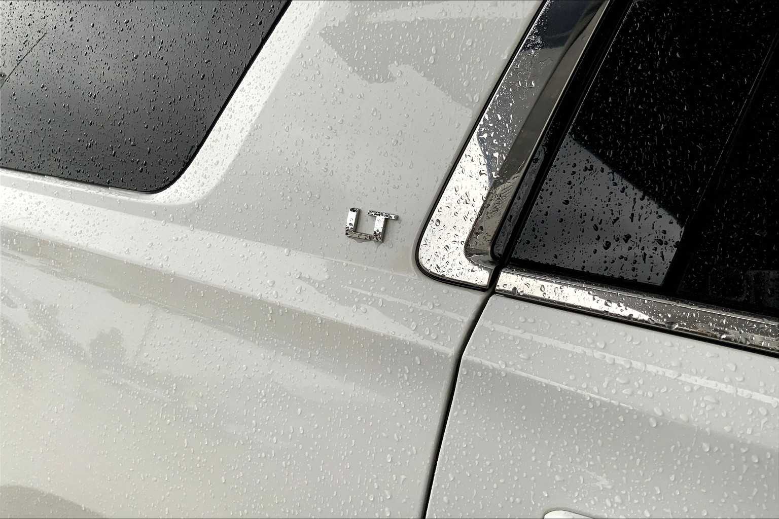 2017 Chevrolet Tahoe LT photo 25