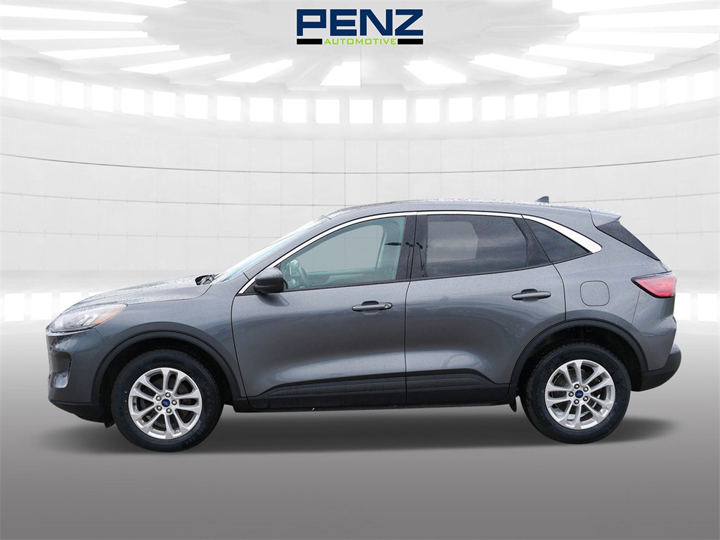 2022 Ford Escape SE photo 2