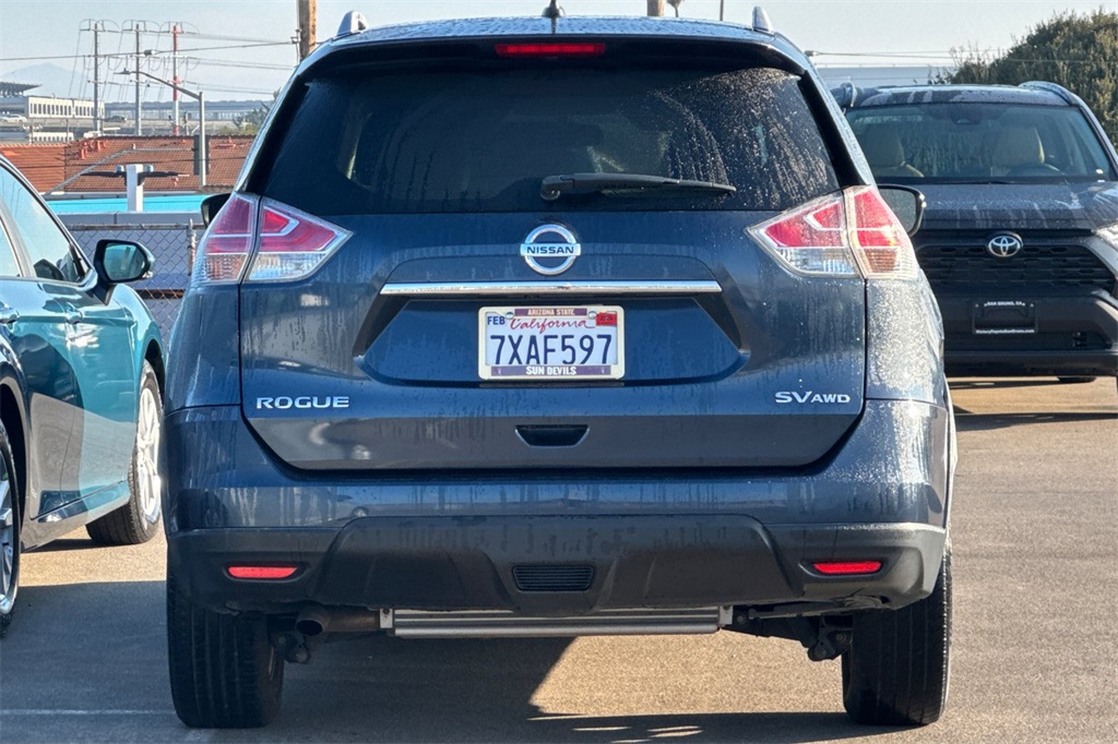2015 Nissan Rogue SV photo 4