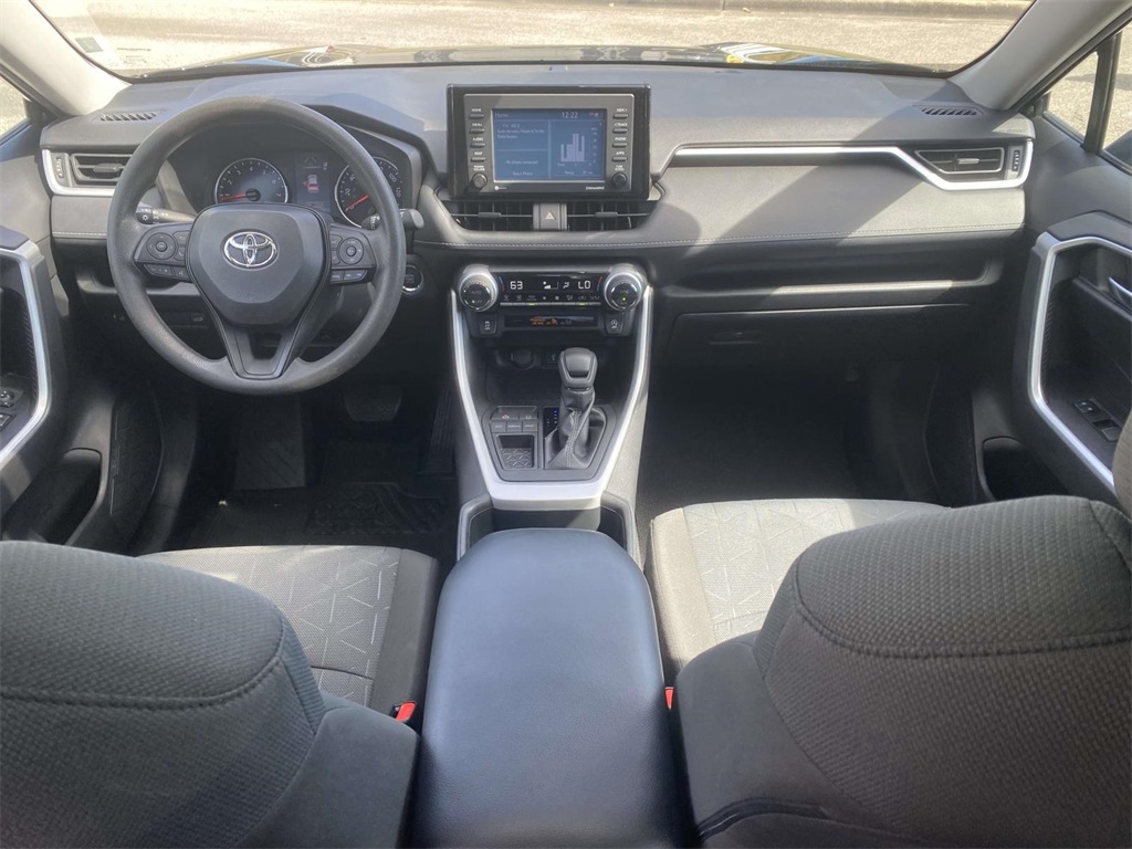 2022 Toyota RAV4 XLE photo 10