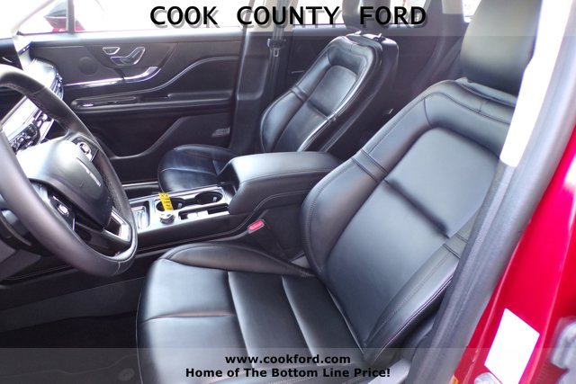 2023 Lincoln Corsair Standard photo 2