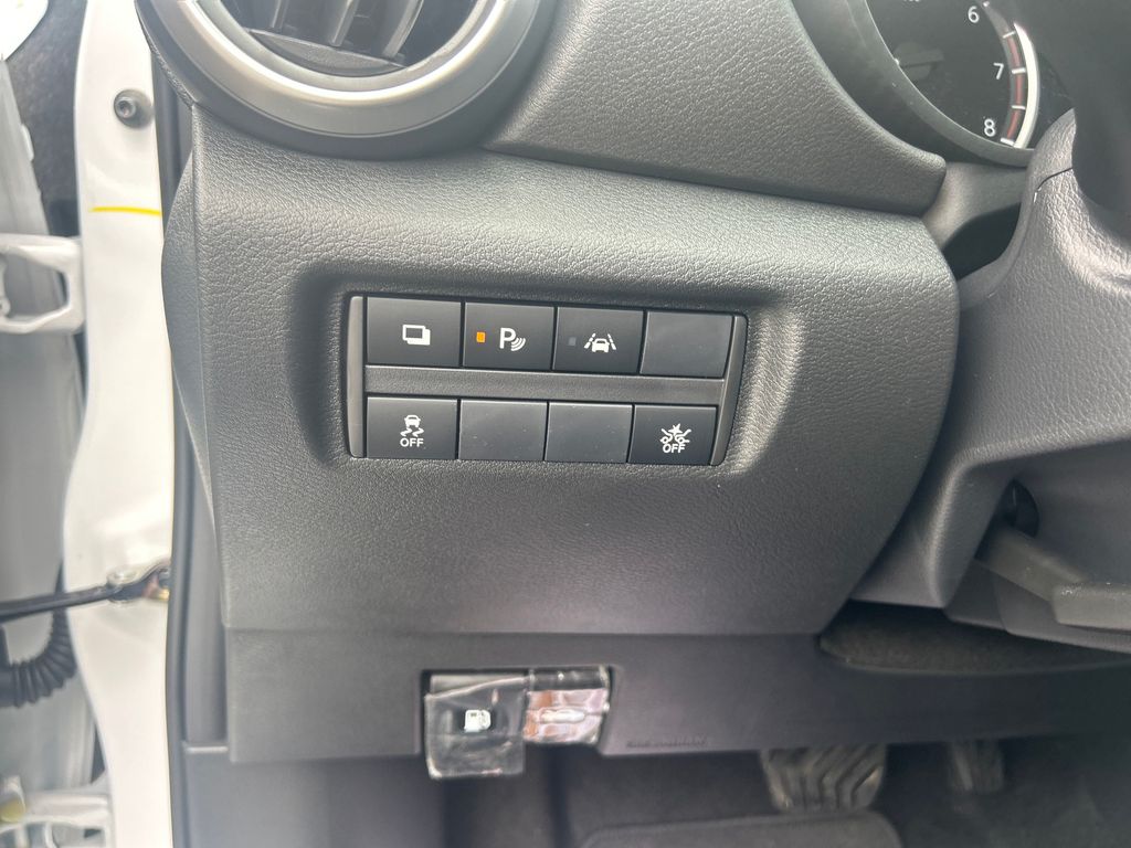 2025 Nissan Versa 1.6 S photo 24