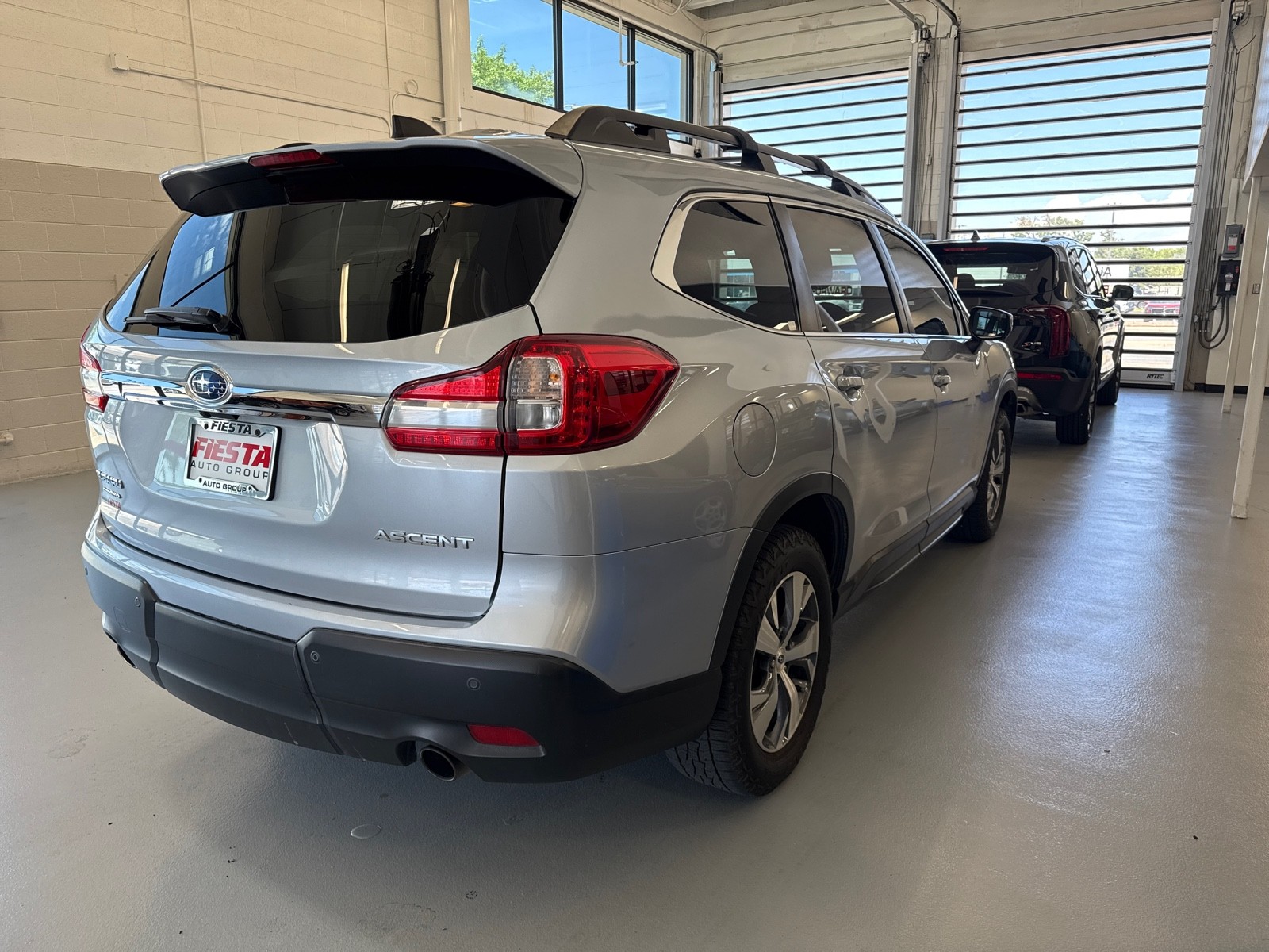 Used 2022 Ice Silver Metallic Subaru Premium image 4