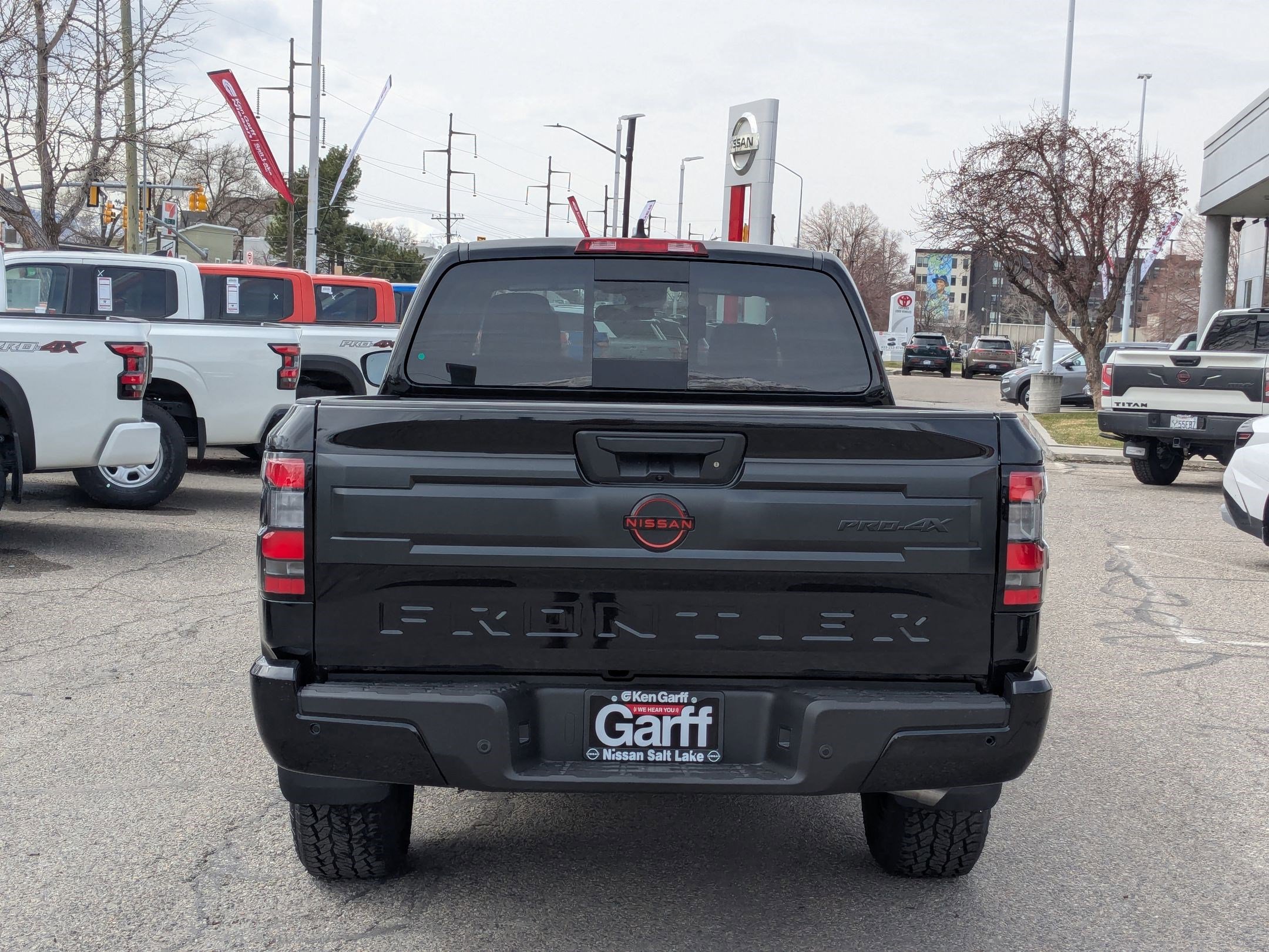 2025 Nissan Frontier PRO-4X photo 4