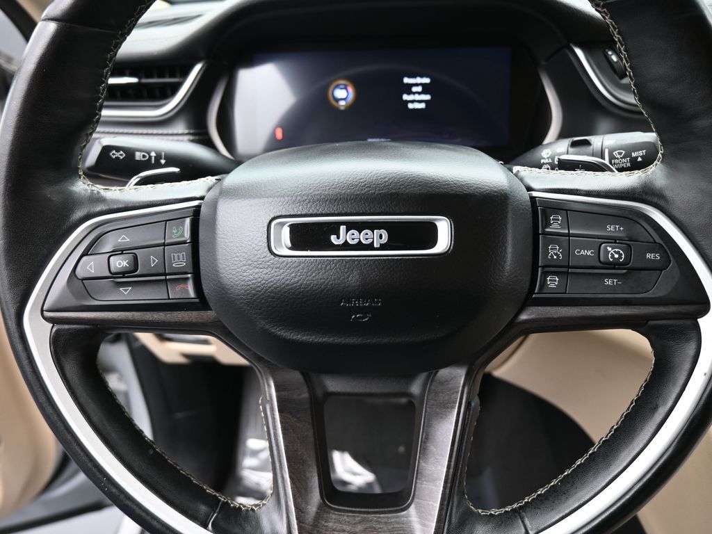 2021 Jeep Grand Cherokee Limited photo 2