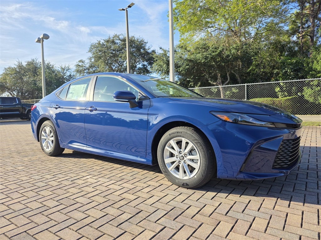 2026 Toyota Camry LE's photo
