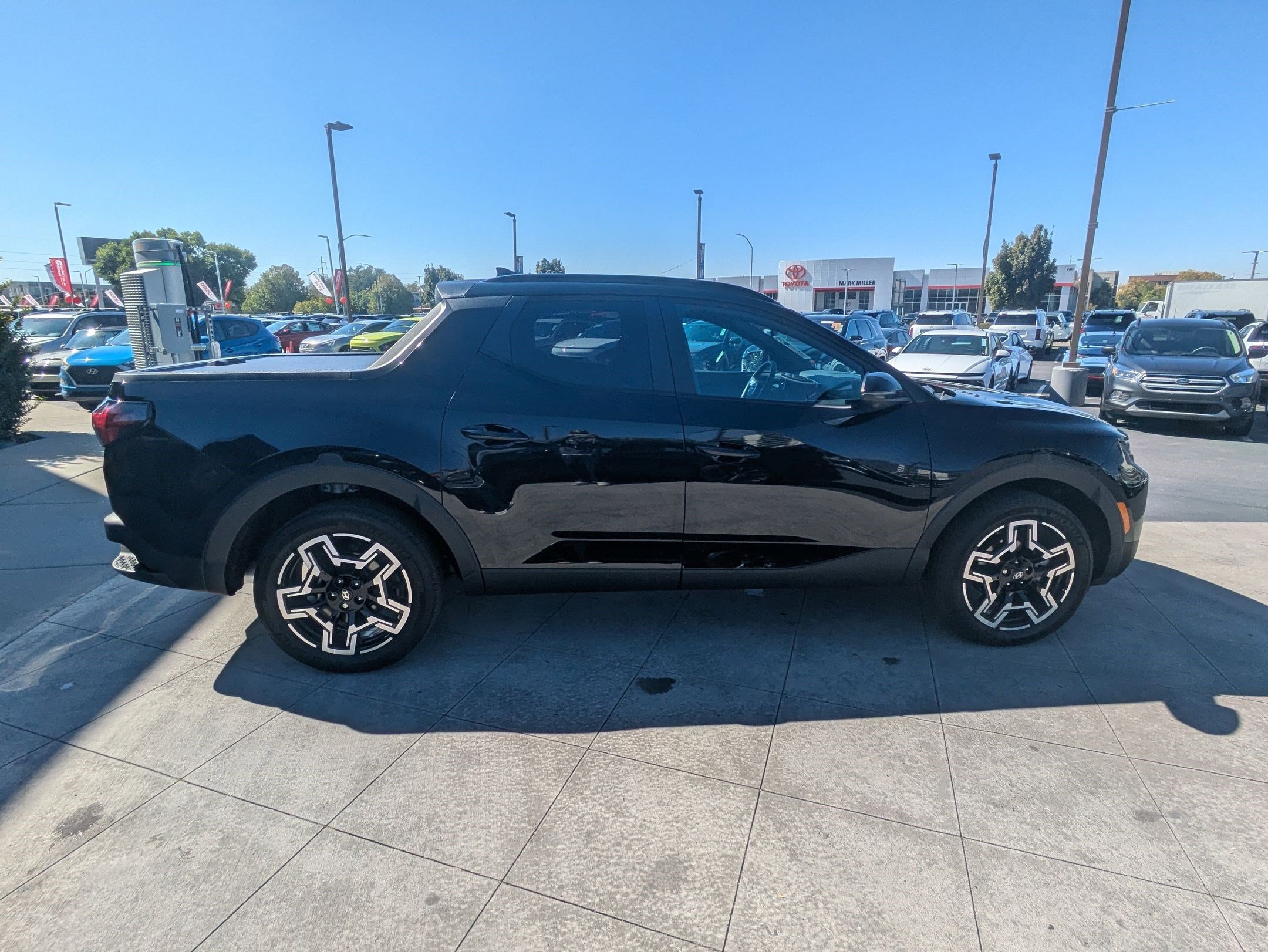 2025 Hyundai Santa Cruz Limited photo 2