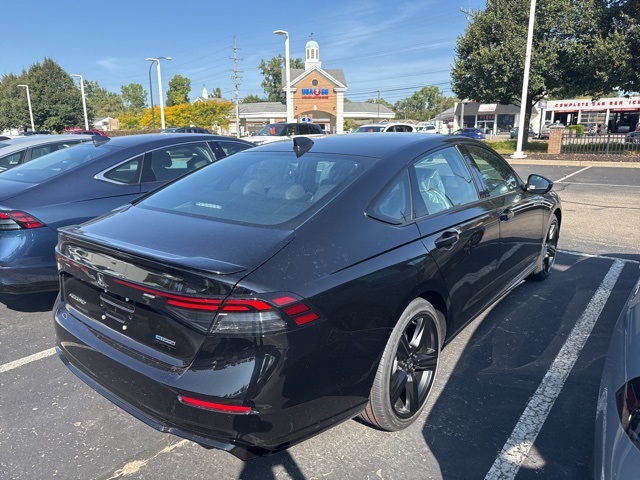 2025 Honda Accord Hybrid Sport-L photo 8