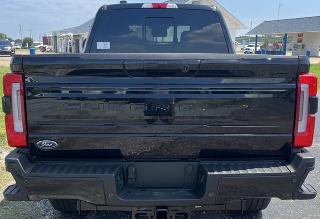 2025 Ford F-250 Platinum photo 3