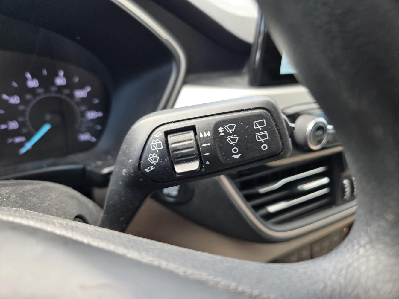 2020 Ford Escape SE photo 17