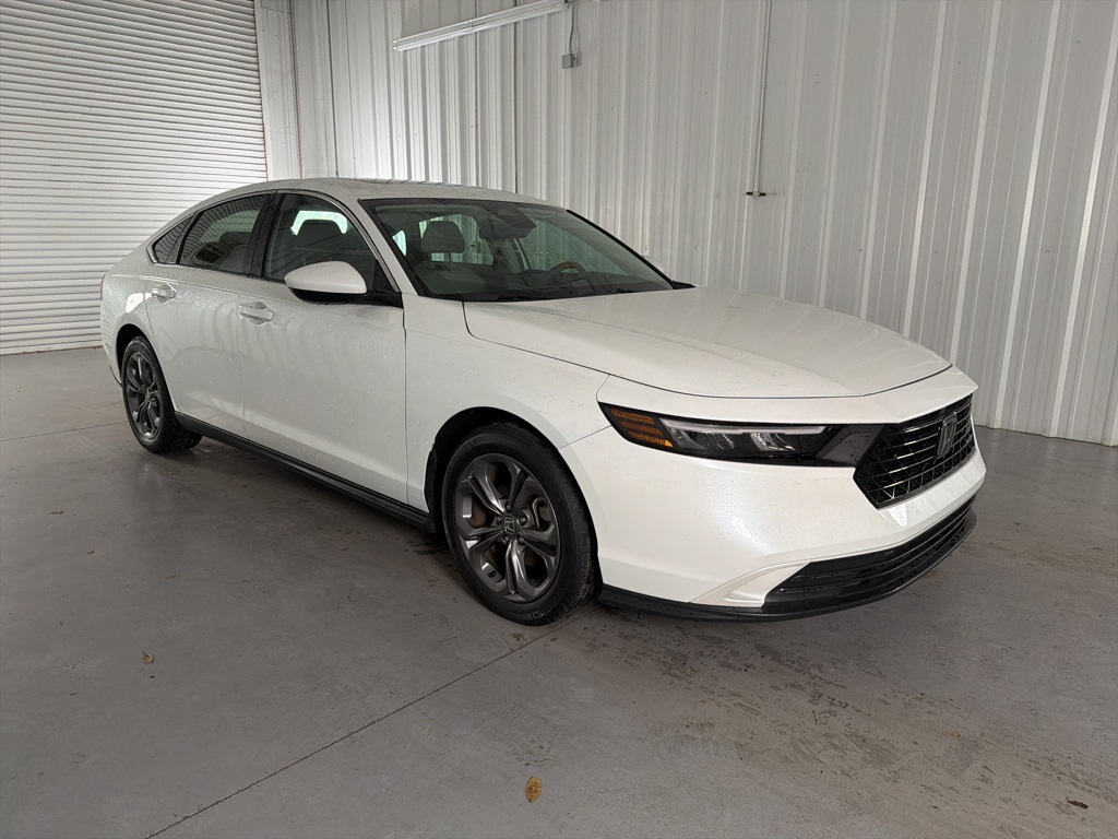 2023 Honda Accord EX's photo