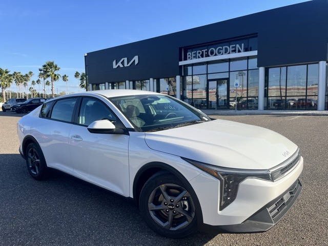 2025 Kia K4 LXS's photo