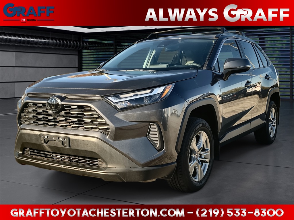 2024 Toyota RAV4 XLE's photo