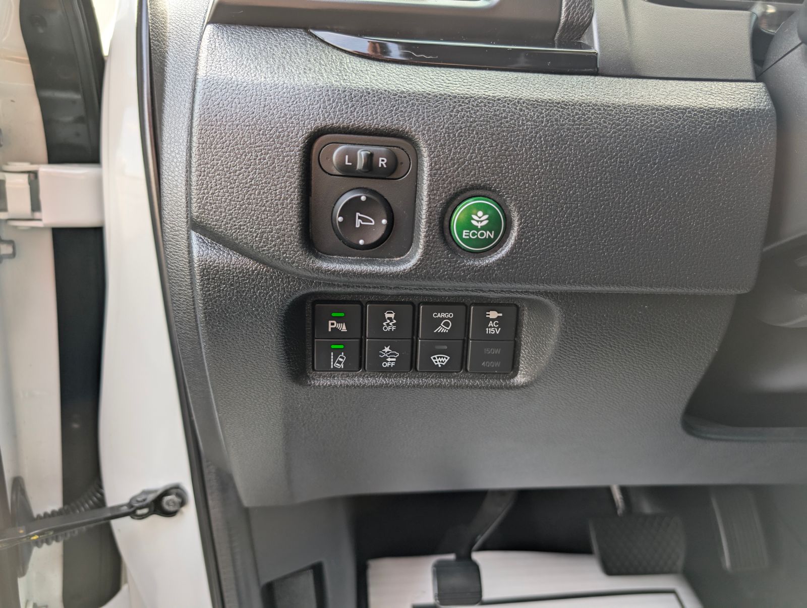 2022 Honda Ridgeline Black Edition photo 16